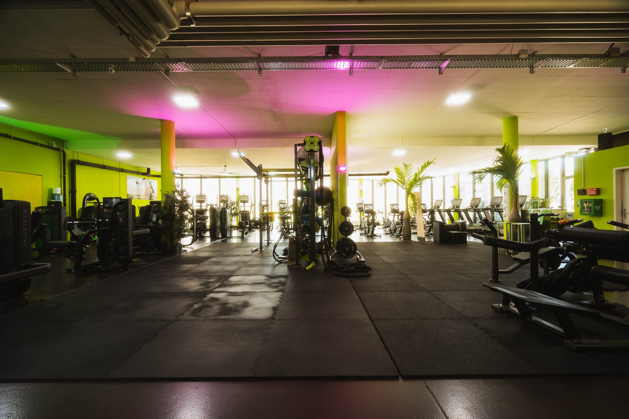 Trainingsfläche eines B-FIT Studios in der Totale